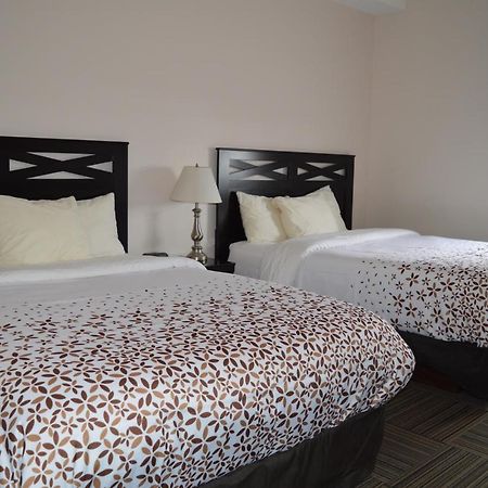 Auberge Macdonald Guest Inn Iroquois Falls エクステリア 写真