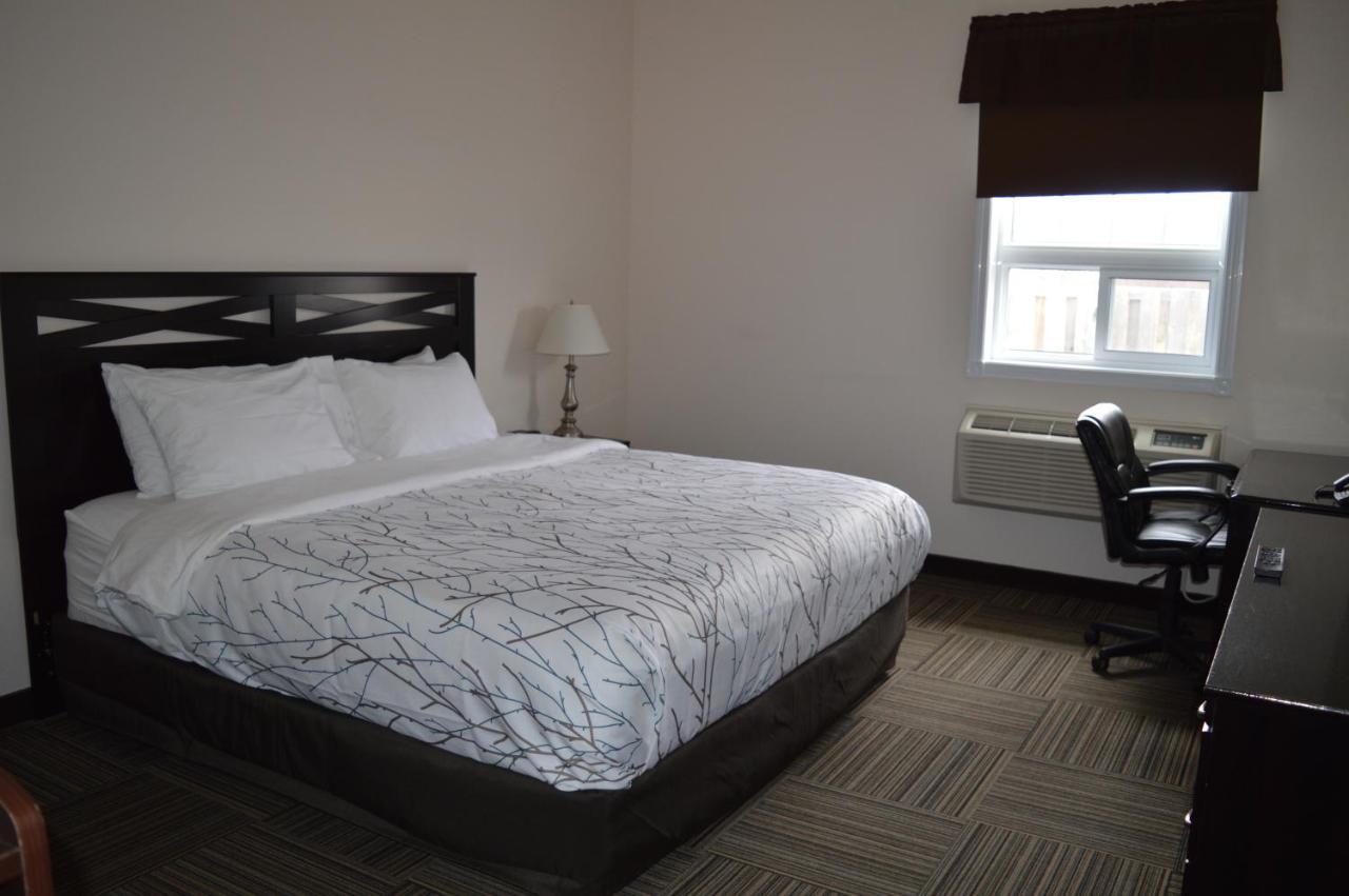 Auberge Macdonald Guest Inn Iroquois Falls エクステリア 写真