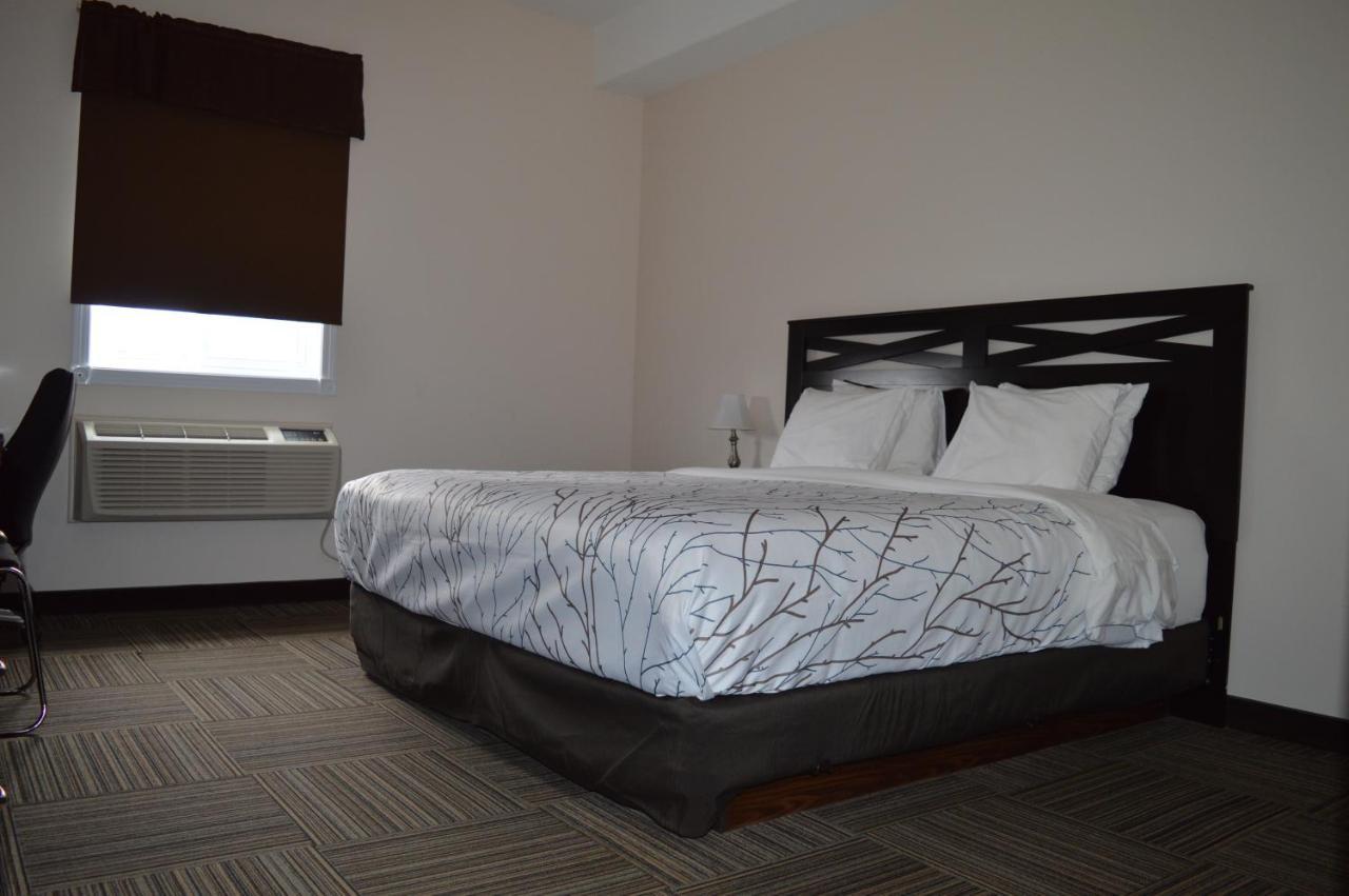 Auberge Macdonald Guest Inn Iroquois Falls エクステリア 写真