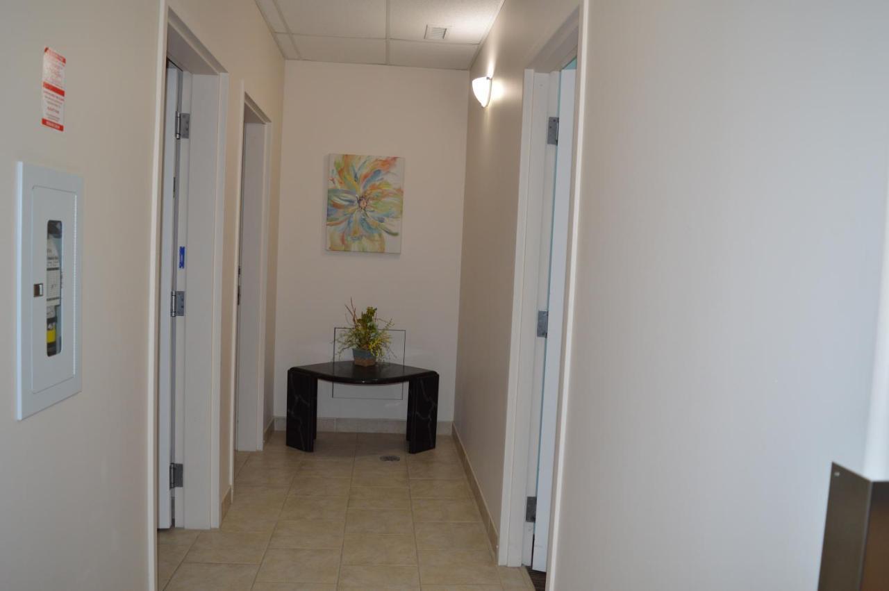 Auberge Macdonald Guest Inn Iroquois Falls エクステリア 写真