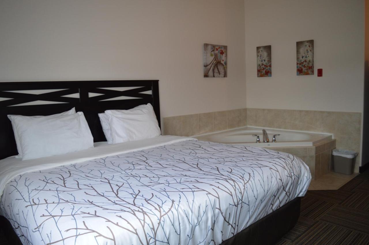 Auberge Macdonald Guest Inn Iroquois Falls エクステリア 写真