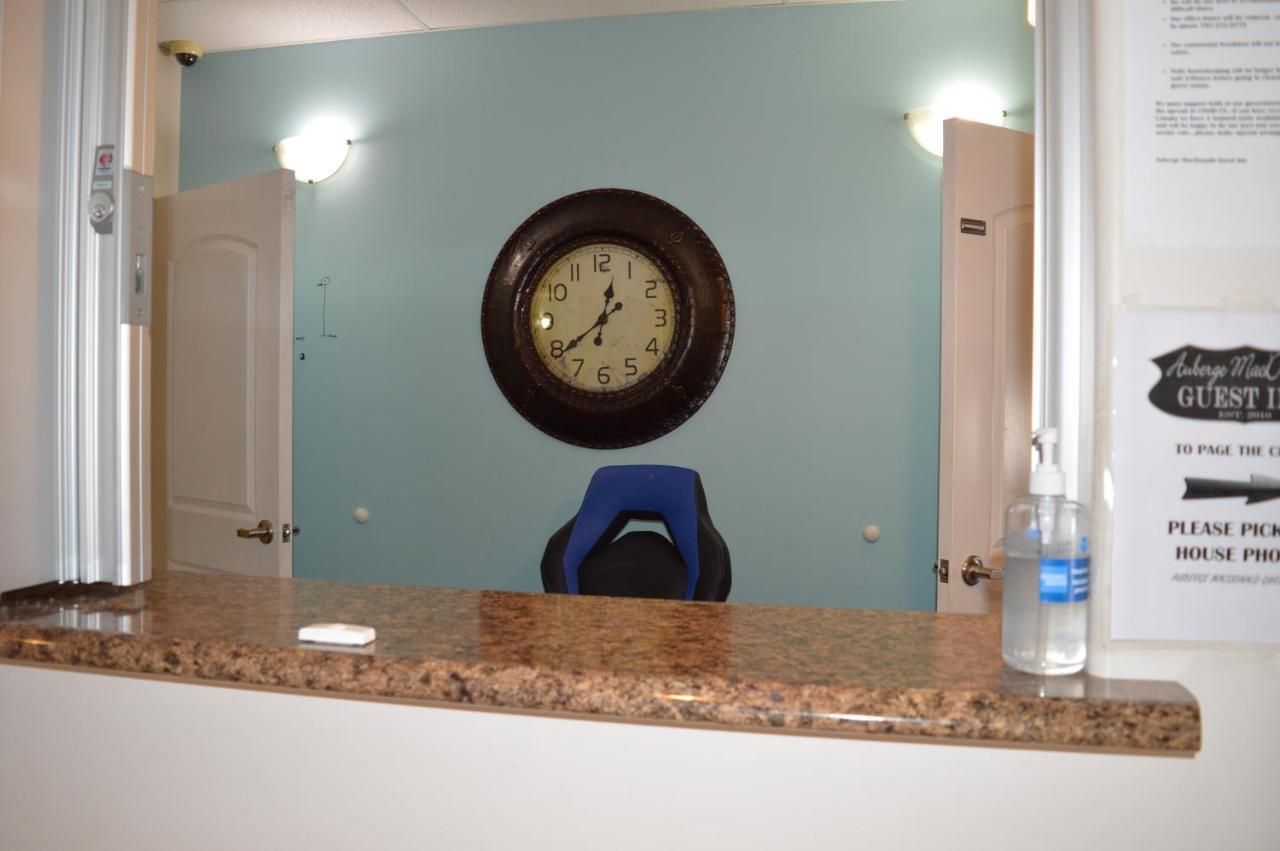 Auberge Macdonald Guest Inn Iroquois Falls エクステリア 写真