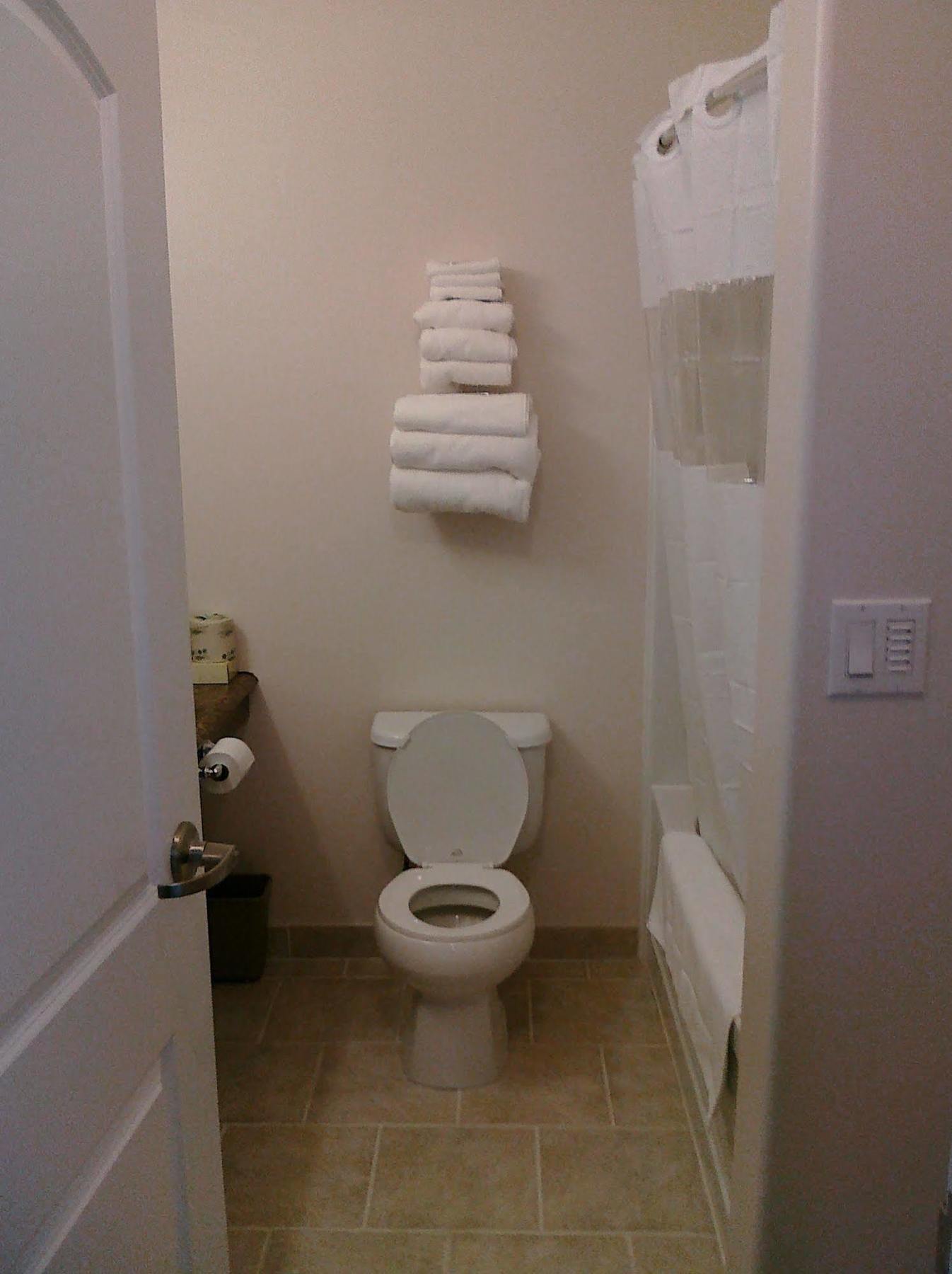 Auberge Macdonald Guest Inn Iroquois Falls エクステリア 写真